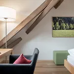 Alpenhotel Krone מלון