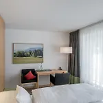 Alpenhotel Krone מלון