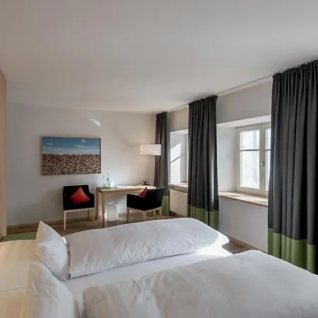 Ξενοδοχείο Alpenhotel Krone 4*